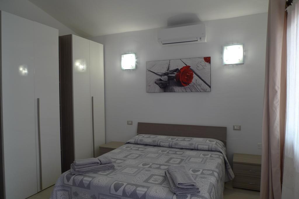 Villaggio Est Affittacamere San Teodoro  Exterior foto