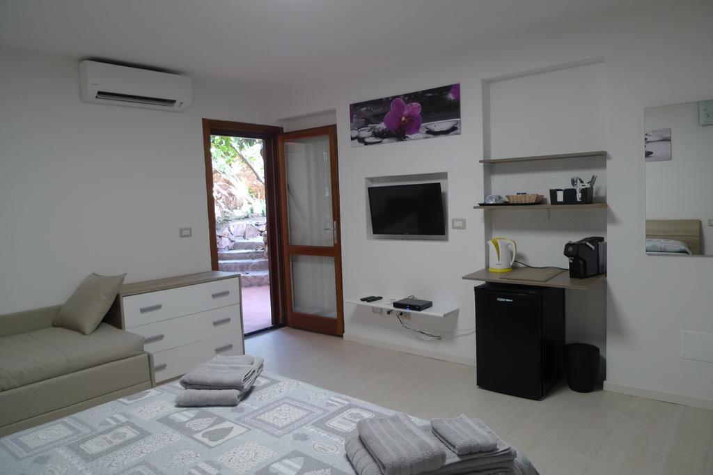 Villaggio Est Affittacamere San Teodoro  Exterior foto